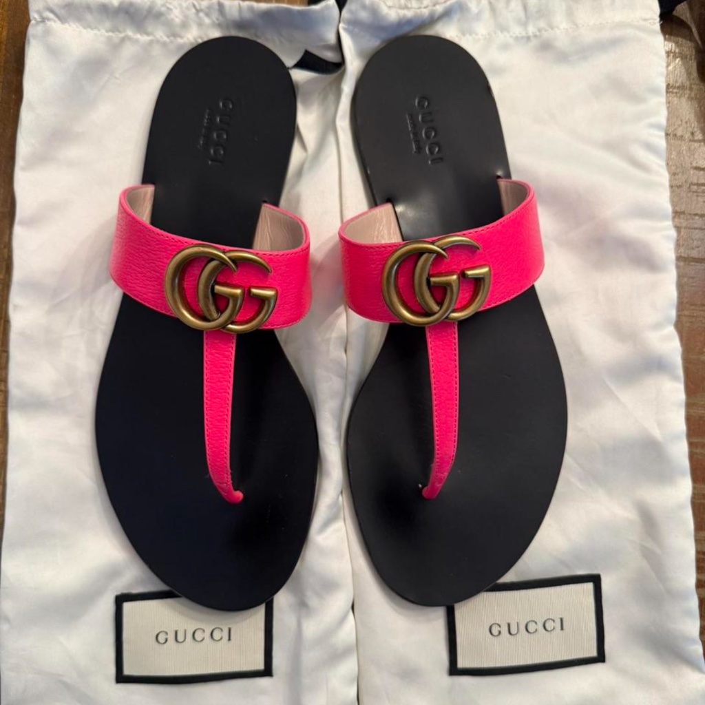 Gucci Calfskin Gg Marmont Thong Sandals